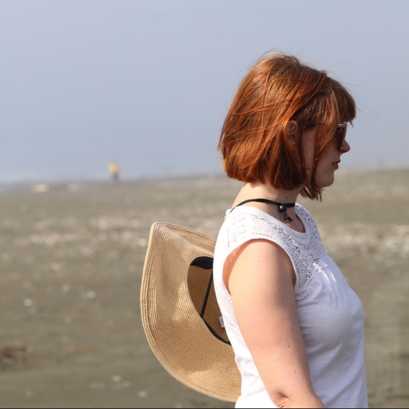 Meet your Posher, Christine - Picture 1 of 1